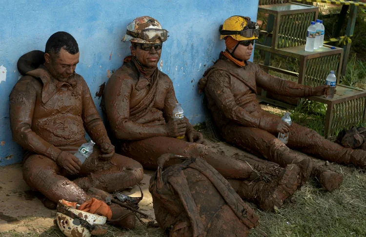 Brumadinho: Os deputados também aprovaram uma indenização a bombeiros militares que participaram das operações de busca de vítimas da tragédia de janeiro (Washington Alves/Reuters)