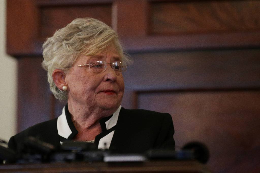 Kay Ivey: projeto sobre castração química está agora nas mãos da governadora do Alabama (Marvin Gentry/Reuters)