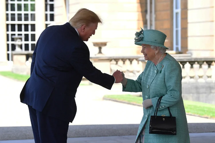 Trump: rainha Elizabeth II recebeu oficialmente o presidente dos Estados Unidos (Victoria Jones/Reuters)
