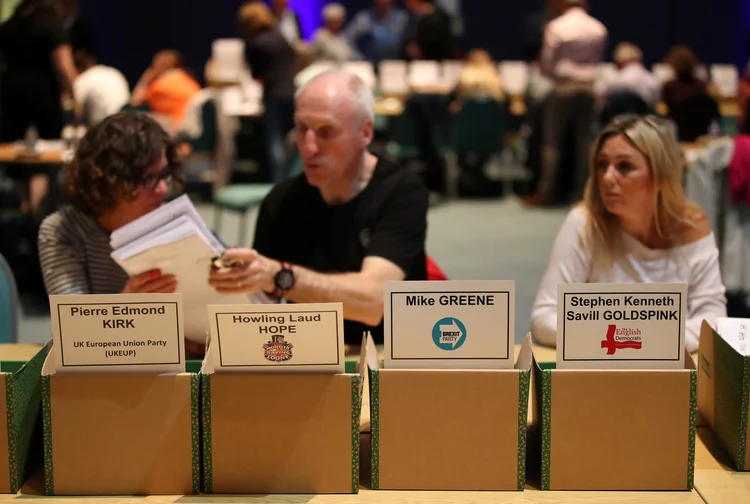 Reino Unido: Trabalhistas vencem eleição local impedindo vaga para Partido do Brexit no Parlamento (Chris Radburn/Reuters)