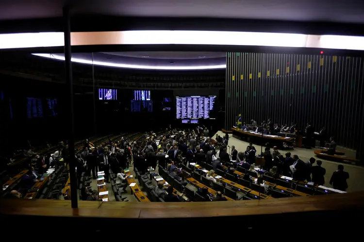Plenário da Câmara: deputados e Palácio do Planalto disputam "paternidade" da reforma tributária, cada um com sua proposta (Adriano Machado/Reuters)