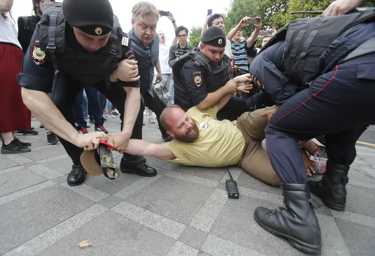 Rússia: a polícia russa fala em 200 presos (Maxim Shemetov/Reuters)