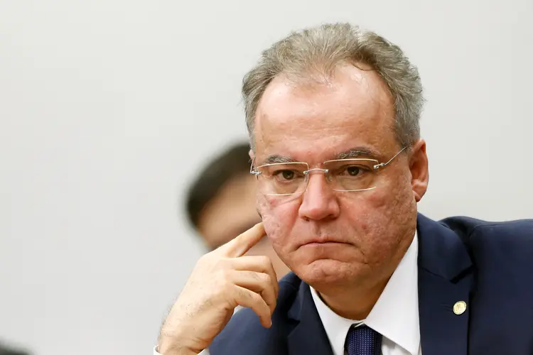 Samuel Moreira: o relator da reforma na comissão especial sugeriu em seu parecer que o FAT complemente receitas previdenciárias (Adriano Machado/Reuters)