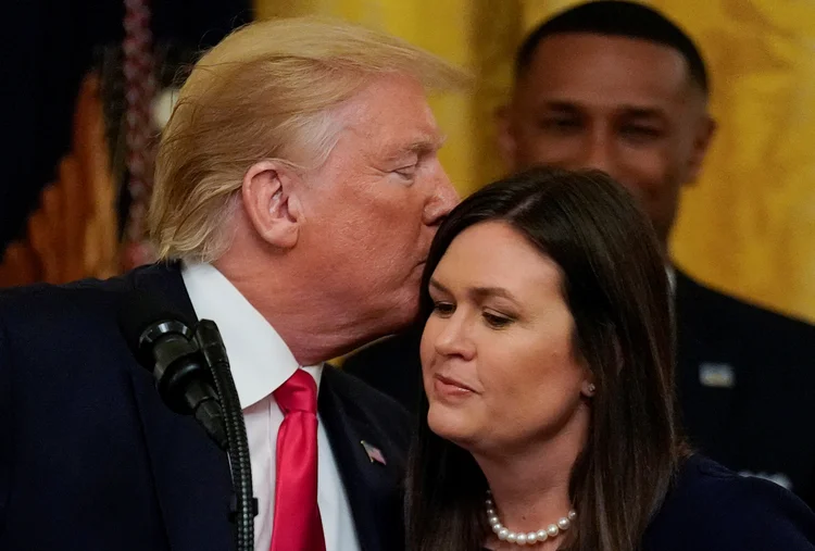 Trump: papel de Sarah Sanders evoluiu de uma assessora graduada a confidente do presidente (Kevin Lamarque/Reuters)