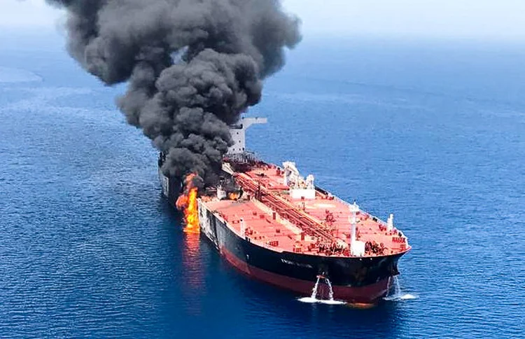 EUA e Reino Unido acusam o Irã de ser responsável pelo ataque (ISNA/Reuters)