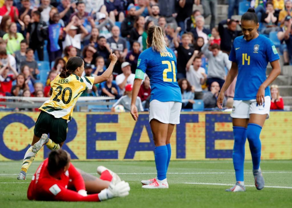 Marta estreia com gol na Copa, mas Brasil perde de virada da Austrália
