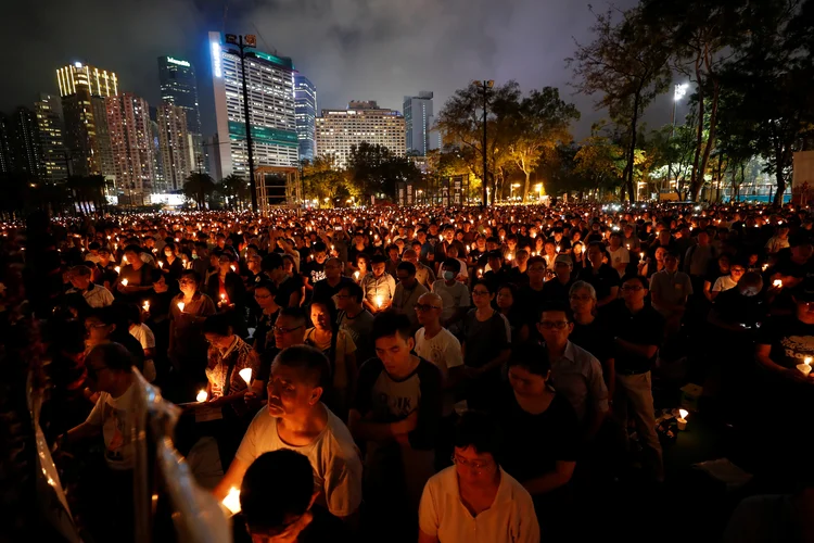 Hong Kong: milhares de manifestantes pedem a renuncia de Carrie Lam (Tyrone Siu/Reuters)
