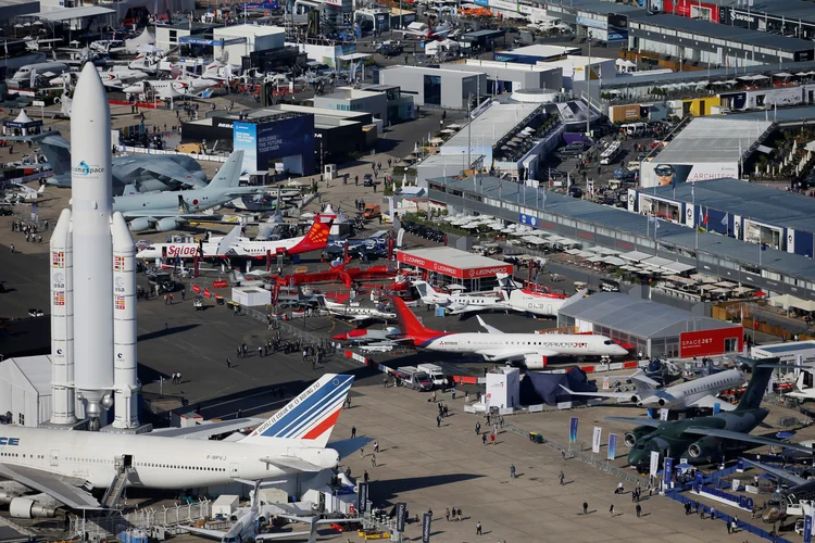 Vista aérea: US$ 17 bilhões de dólares em negócios fechados entre Airbus e Boeing no segundo dia do Paris Airshow (Pascal Rossignol/Reuters)