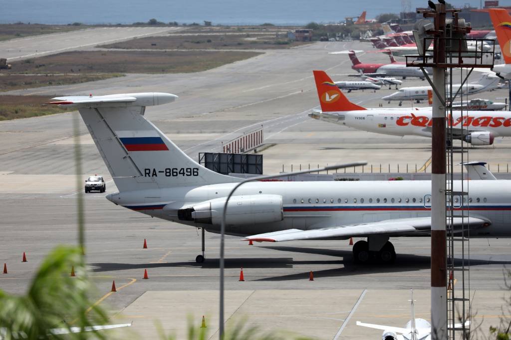 Rússia diz que avião militar está na Venezuela para manutenção