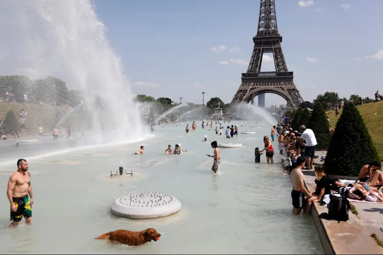 Paris: cerca de 25 dos cerca de 90 departamentos administrativos na França adotaram limites para o uso da água (Charles Platiau/Reuters)