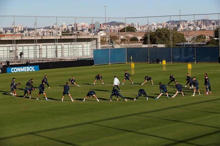 Seleção Brasileira: Enquanto grupo treina em Porto Alegre (RS) para a disputa contra o Paraguai pela Copa América, atacante Richarlison é diagnosticado com caxumba e está fora da partida (HENRY ROMERO/Reuters)