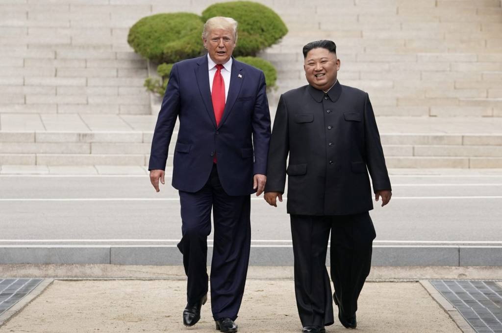 Relembre a relação entre Kim e Trump, dos insultos aos passos históricos