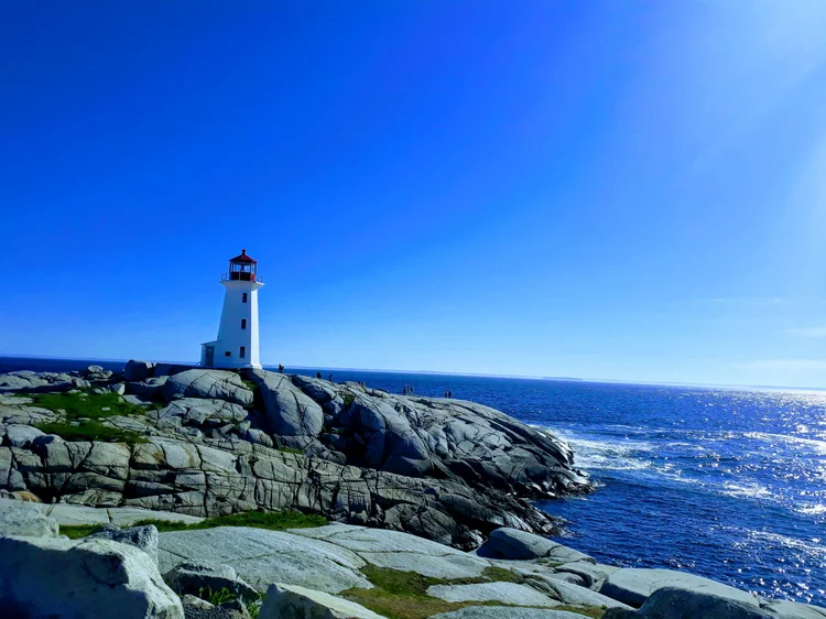 Farol em Peggy's Cove, atração turística da Nova Escócia, no Canadá (Camila Pati/Site Exame)