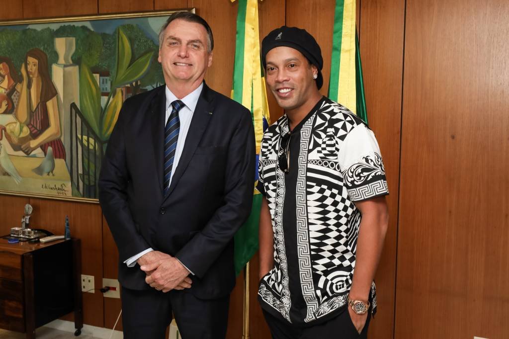 Ronaldinho Gaúcho almoça com Bolsonaro no Palácio do Planalto