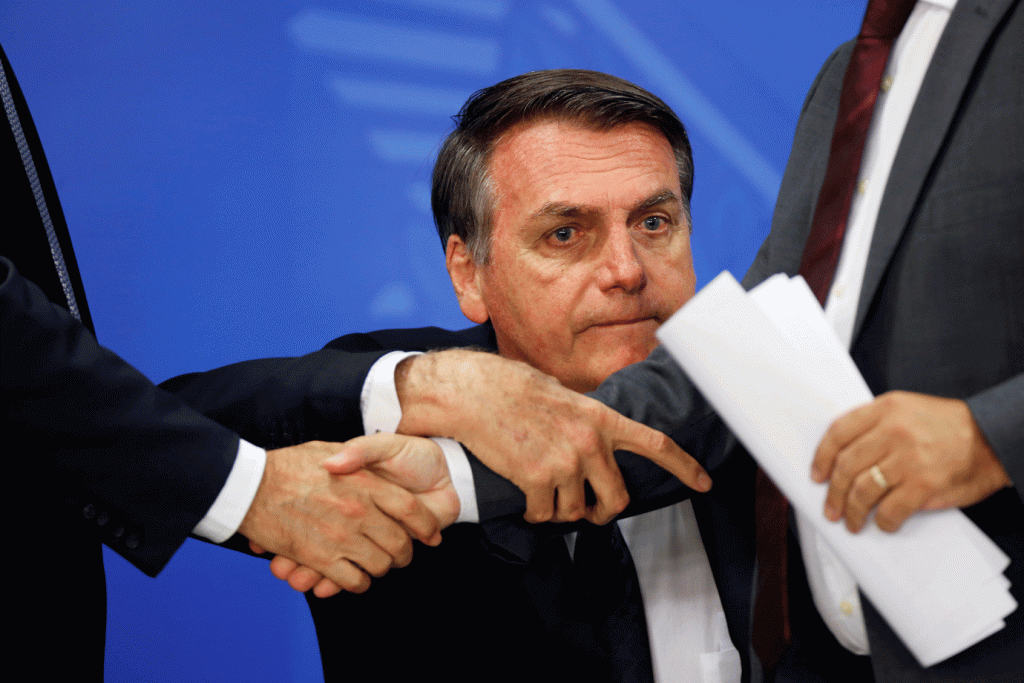 Bolsonaro: o parlamentar viaja com Bolsonaro em agendas oficiais e participa de "lives" com o presidente (Adriano Machado/Reuters)