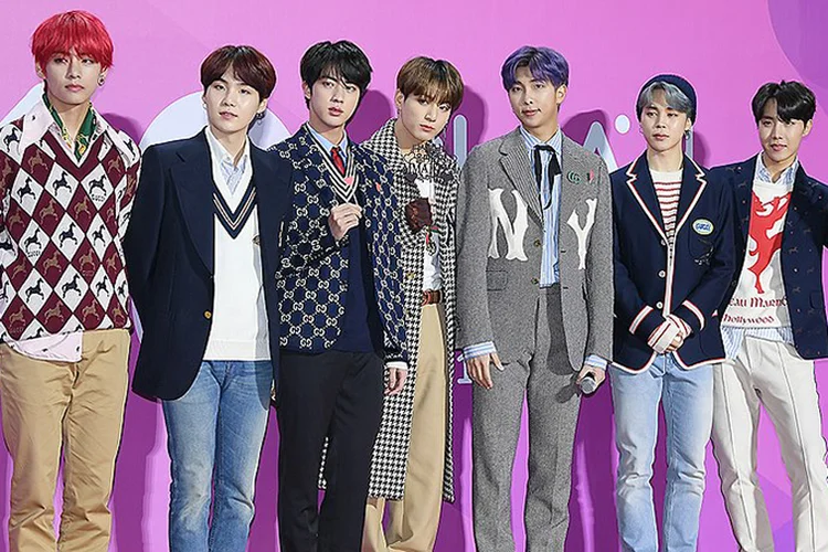 Integrantes do BTS: banda famosa de k-pop faz turnê de lançamento de Map Of The Soul: 7, seu mais novo álbum (Wikipedia/Reprodução)