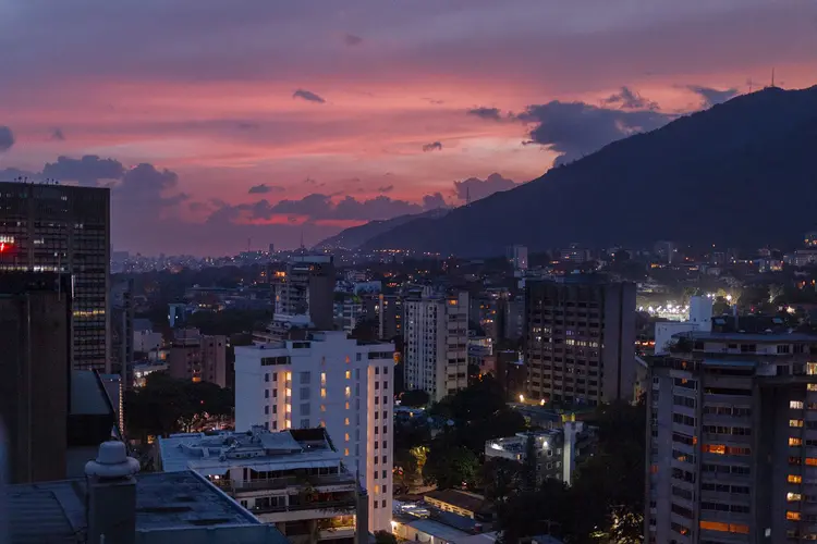 Caracas: Pelo menos seis estariam detidos por envolvimento em suposto golpe de Estado contra Maduro liderado pela oposição (Bloomberg/Bloomberg)