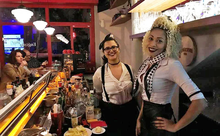 Eugênia Café Bar, em Pinheiros: quase 100% do staff é feminino (Eugênia Café Bar/Divulgação)