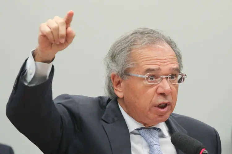 Guedes disse que outra reforma será necessária daqui a cinco anos caso a economia da reforma seja de R$ 860 bilhões (Fabio Rodrigues Pozzebom/Agência Brasil)