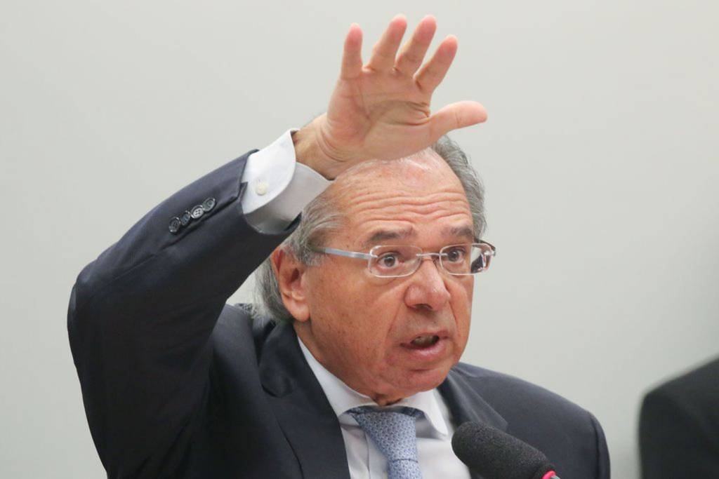 Vazamento é para parar reforma, sugere Guedes