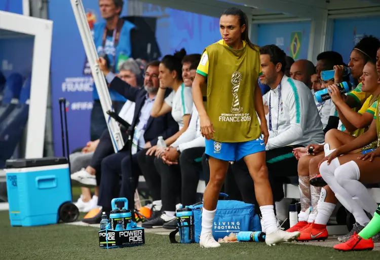 Marta: a craque da seleção participou sem nenhuma restrição do treinamento realizado em campo reduzido nesta terça (Denis Balibouse/Reuters)