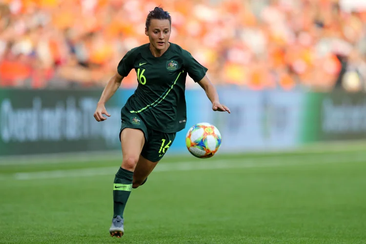 Futebol: jogadoras profissionais australianas conquistaram uma vitória nesta sexta-feira (Christof Koepsel/Getty Images)