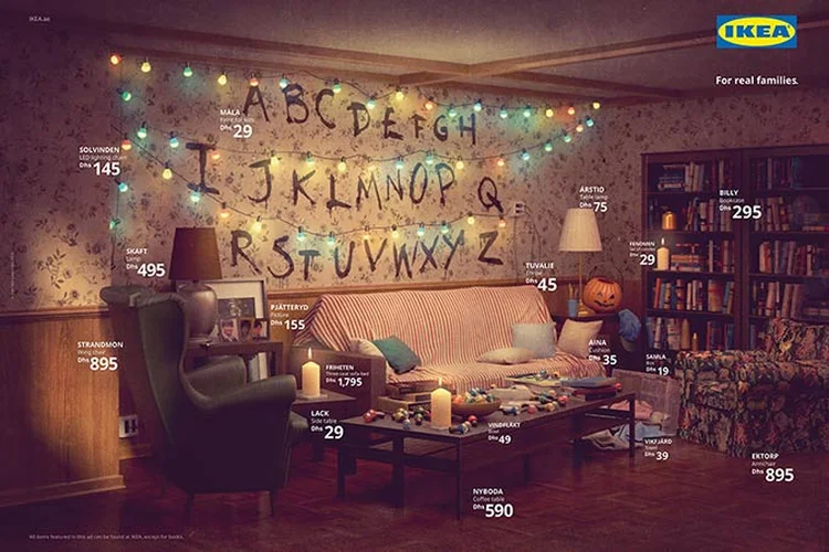 Dá medo de tão igual: sala da Ikea  inspirada em Stranger Things. (IKEA/Reprodução)