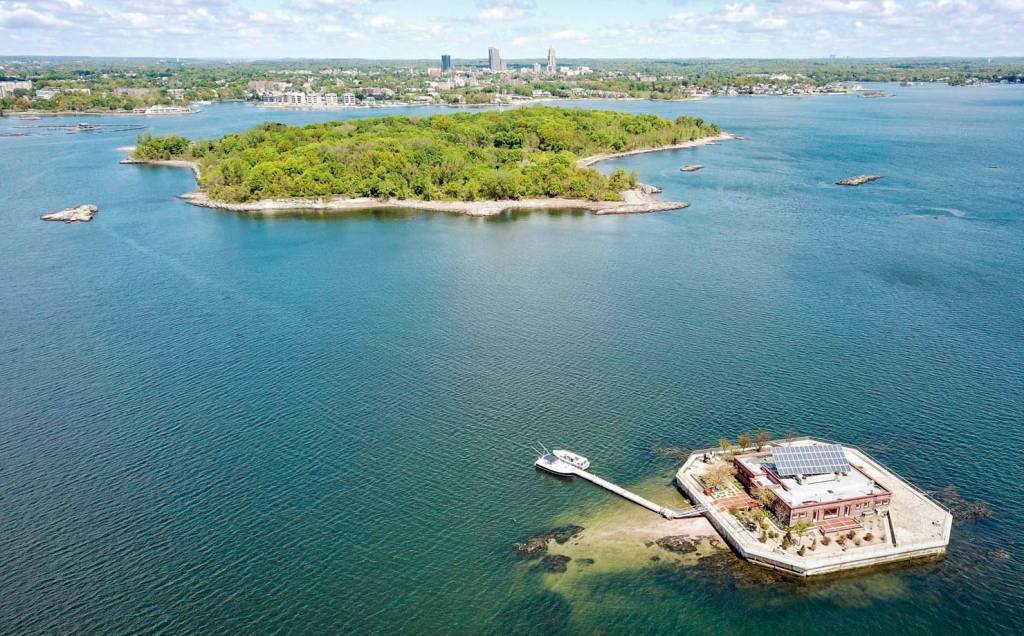 Ilha privada a 30 minutos de barco de NY está à venda por US$ 13 milhões