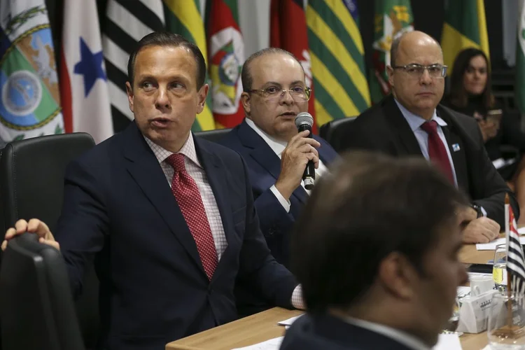 Os governadores, de São Paulo, João Doria, do Distrito Federal, Ibanez Rocha e do Rio de Janeiro, Wilson Witzel, participaram de fórum nesta terça-feira, 11 (José Cruz/Agência Brasil)