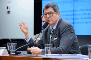 Um marciano perguntaria por que está se falando em crise, diz Joaquim Levy sobre quadro fiscal