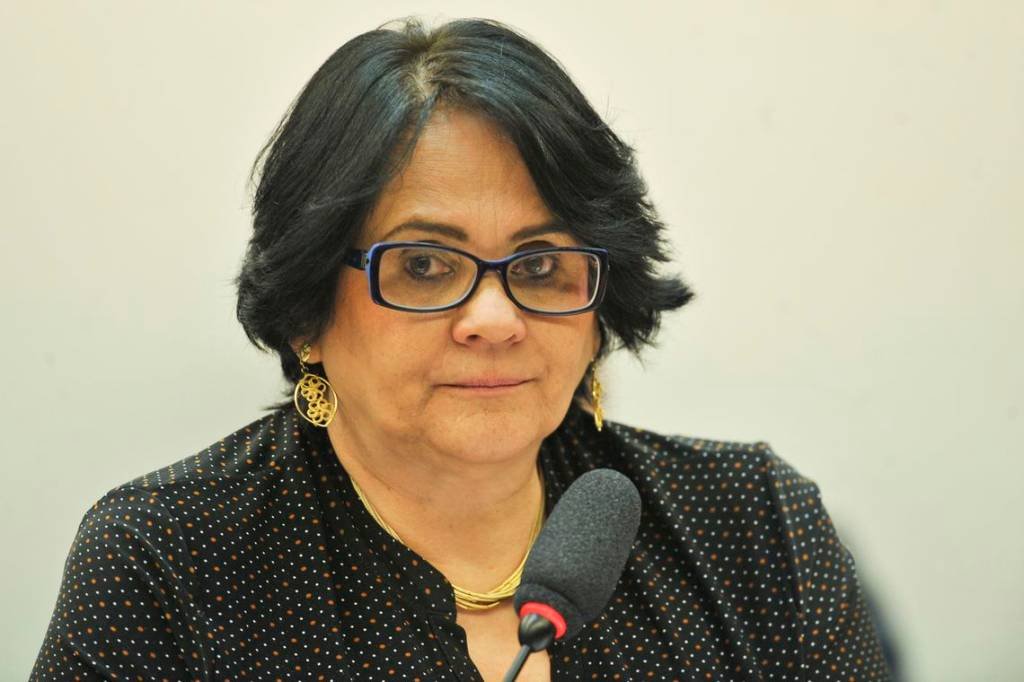 Damares Alves: em reunião, a ministra pediu a prisão de prefeitos e governadores (Marcelo Camargo/Agência Brasil)