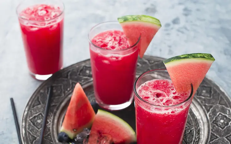 Drink com melancia: fruta tem grande capacidade de manter o sabor e combina com uma variedade de ingredientes (Schall, Ewgenija/Getty Images)