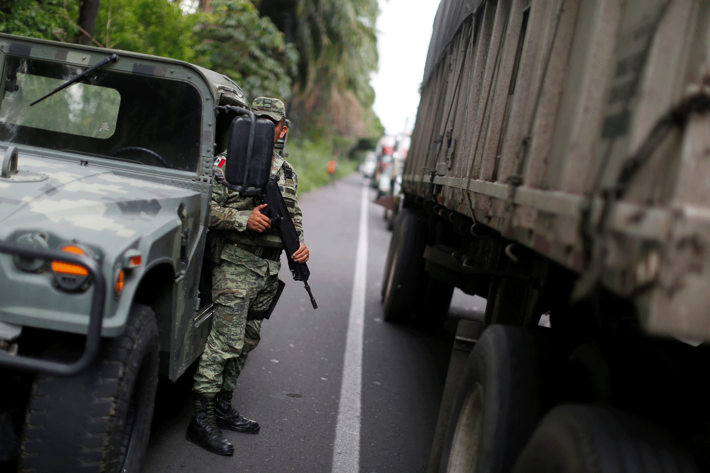 México envia 15 mil militares à fronteira com EUA para conter imigrantes