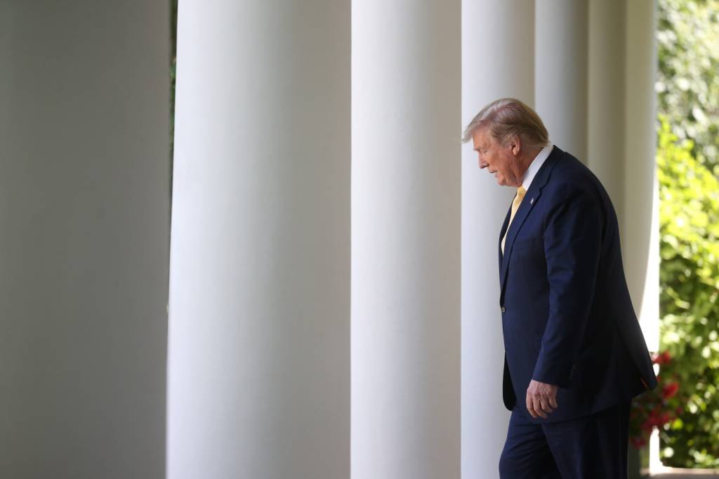 Trump diz que processo de impeachment facilitará sua reeleição