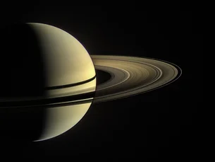 Adeus aos anéis de Saturno? Fenômeno raro pode torná-los invisíveis em 2025