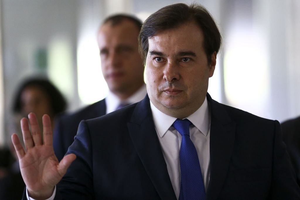 Maia não vai pautar prisão em 2ª instância antes de decisão do STF