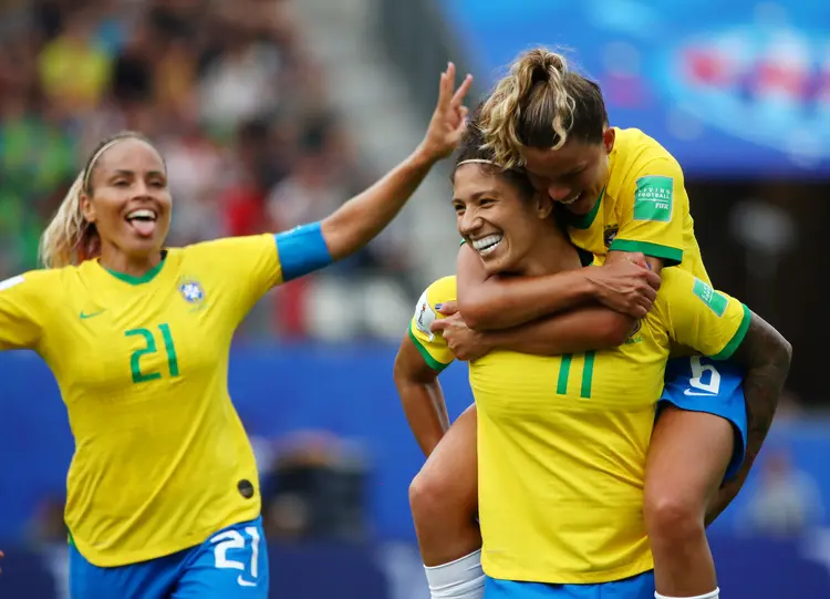 As brasileiras contaram com o brilhantismo de Cristiane, que se tornou a segunda maior goleadora brasileira em Mundiais (Denis Balibouse/Reuters/Reuters)