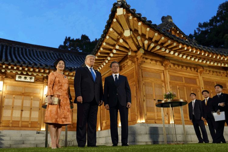 Trump: presidente americano chegou à Coreia do Sul (Kevin Lamarque/Reuters)