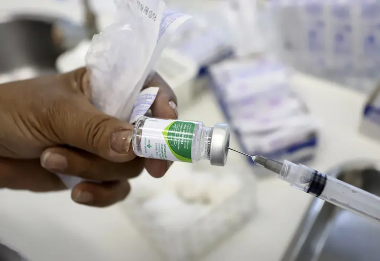 Vacinas: municípios vão receber aporte para ampliar a estrutura de armazenamento de vacinas (Governo de SP/Divulgação/Wikimedia Commons)