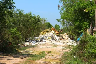 Imagem referente à matéria: Tenho um terreno baldio. Sou obrigado a murá-lo e limpá-lo?