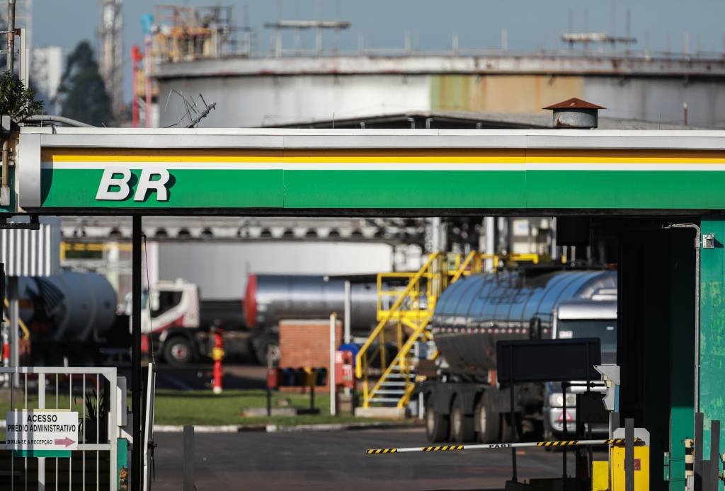 Os planos da Petrobras; terça decisiva para reforma e tudo para ler hoje