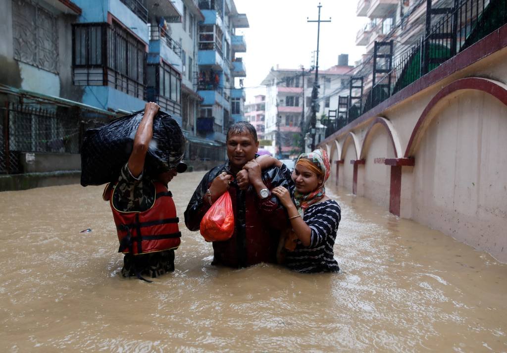 Enchentes no Nepal deixam 55 mortos e milhares de desabrigados
