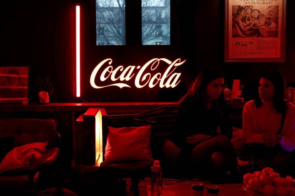 Coca-Cola: empresa com sede em Atlanta disse que as tendências de volume unitário, um indicador importante da demanda, melhoraram sequencialmente (Benoit Tessier/Reuters)