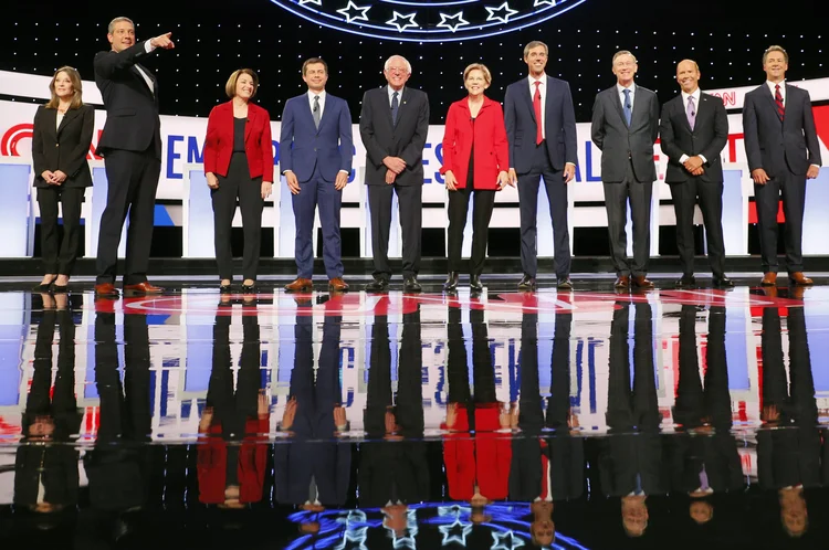 Candidatos democratas: durante o debate, candidatos abordaram questões como saúde, armas, dívida estudantil, impostos sobre a riqueza, a crise climática e, em menor grau, a política externa (Rebecca Cook/Reuters)