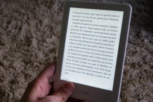 Amazon lança serviço de inteligência artificial de tradução para autores