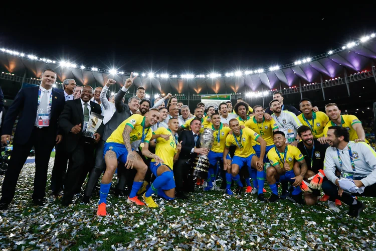 Bolsonaro no Maracanã: 33% dos brasileiros consideram que o presidente faz um trabalho ótimo ou bom (Carolina Antunes/PR/Reprodução)