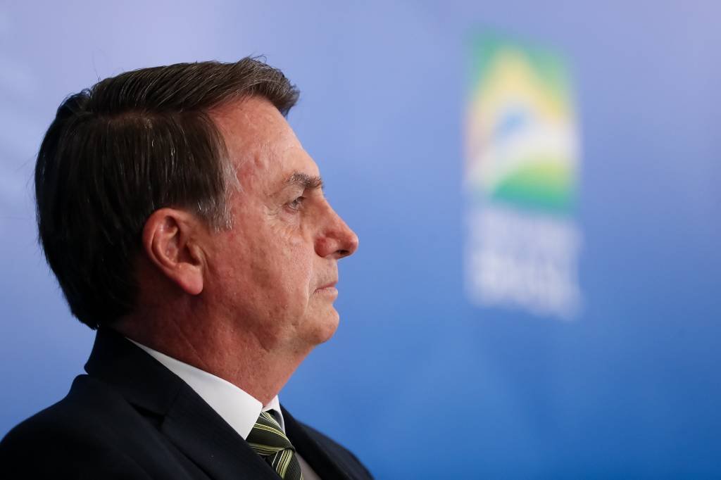 Bolsonaro: Entre a crítica e o impeachment, fico com o contingenciamento