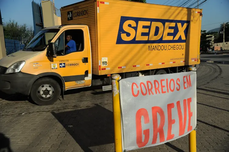 Correios: governo quer privatizar a empresa por enxergar-la como inchada e ineficiente, com brechas para desvios e um histórico de corrupção (Fernando Frazão/Agência Brasil)