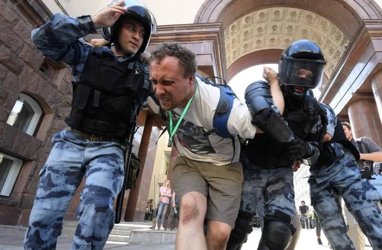 Protesto: manifestação em Moscou organizada pela oposição russa terminou com mais de 500 presos (Kirill Kudryavtsev/AFP)