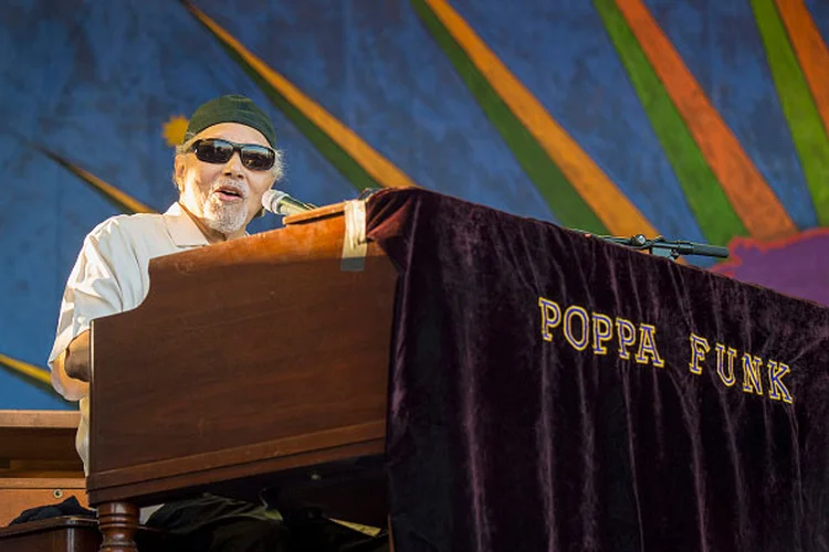 Art Neville: Cantor e tecladista, apelidado como "Poppa Funk", morre aos 81 anos (Erika Goldring/Getty Images)